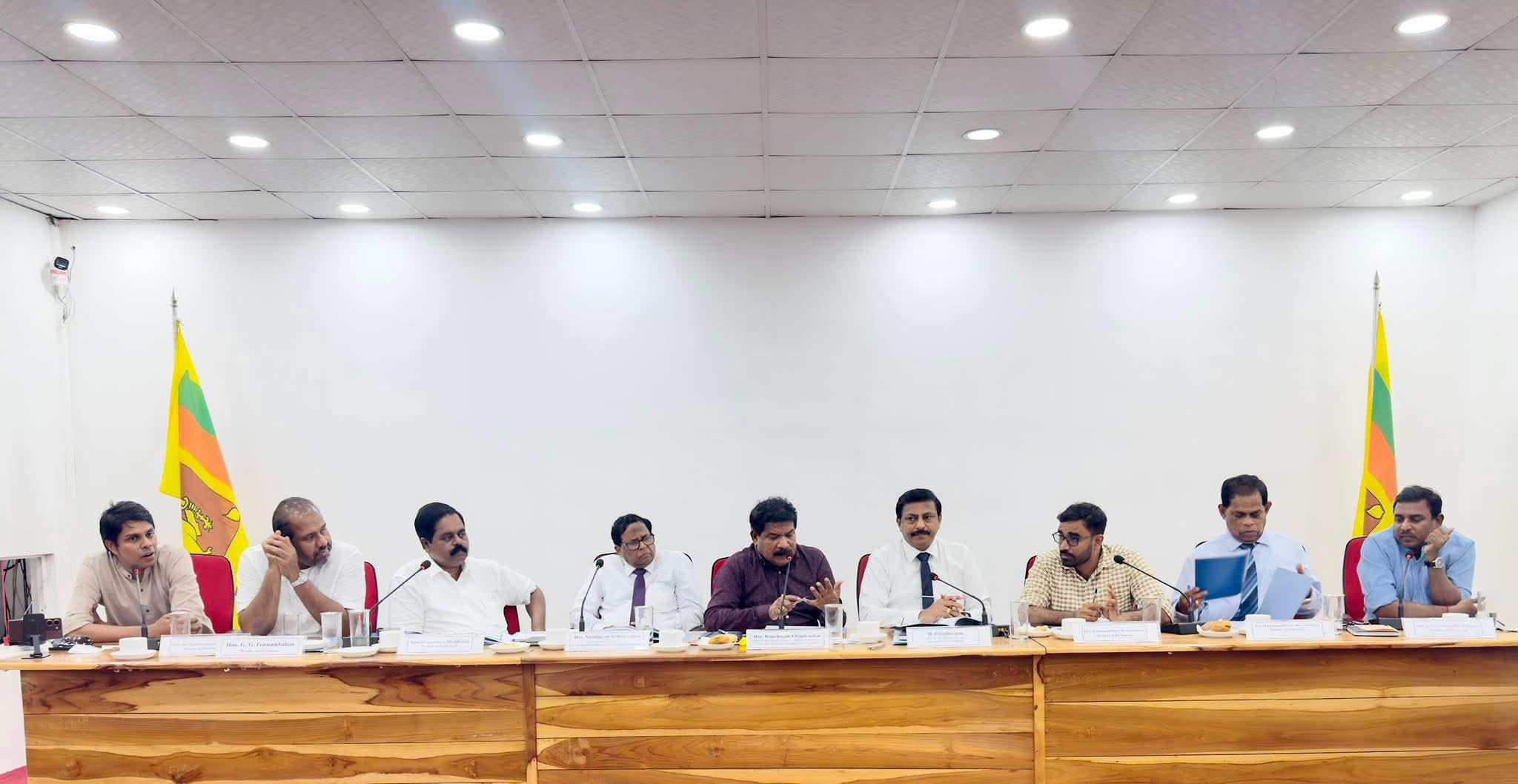 யாழ் மாவட்ட ஒருங்கிணைப்புக் குழுக் கூட்டத்தில்  உறுப்பினர்களிடையே அமைதியின்மை!