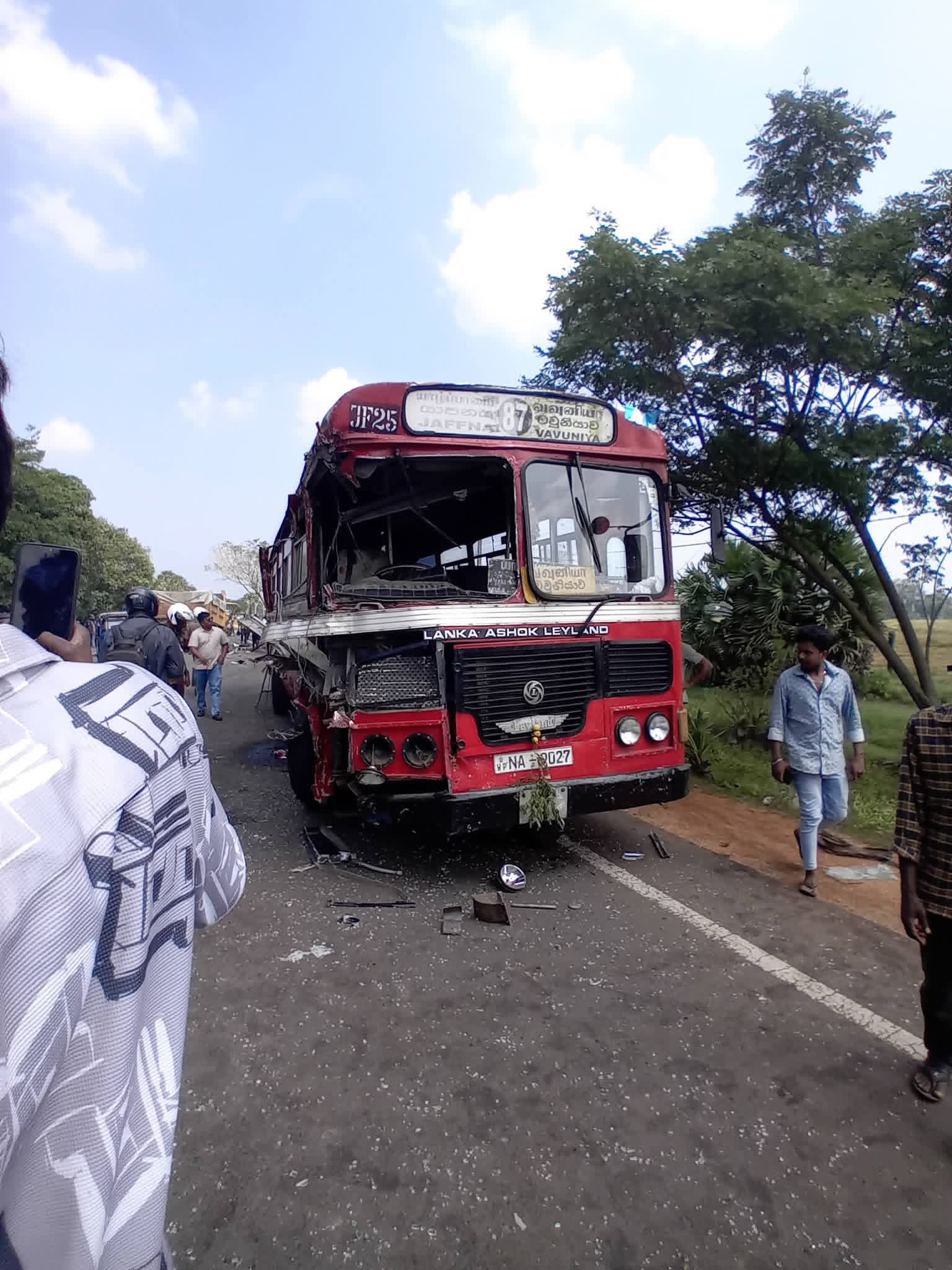 அரச பேருந்துடன் டிப்பர் வாகனம் விபத்து!