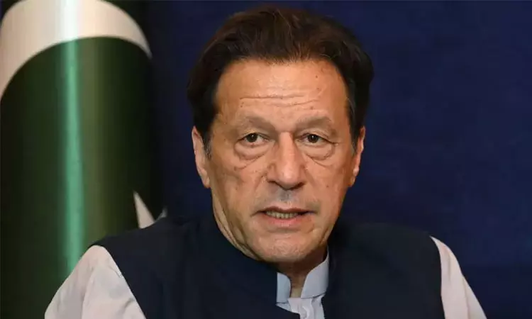 பாகிஸ்தானின் முன்னாள் பிரதமர் இம்ரான் கான் கடுமையான கண் நோயினால் பாதிப்பு