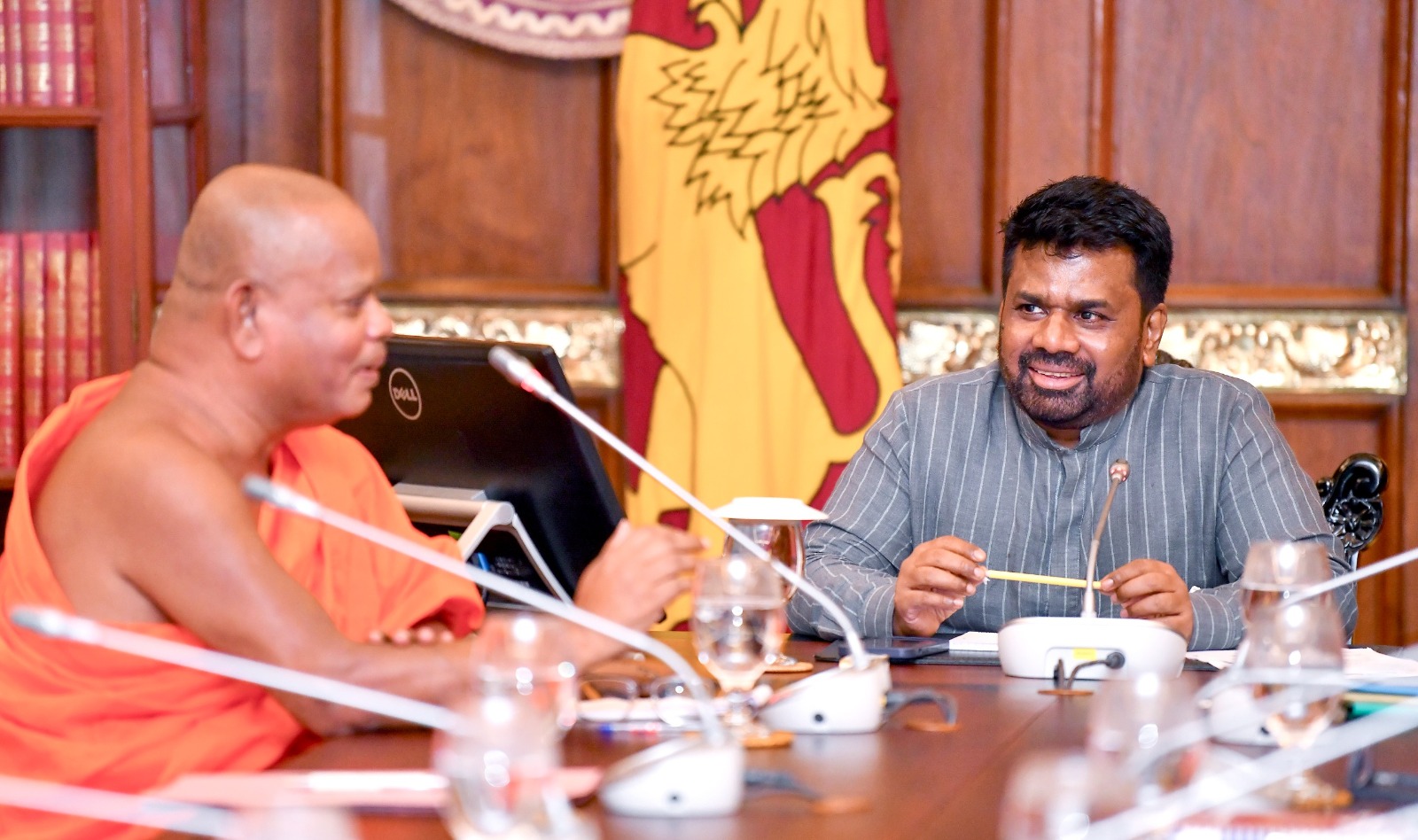 ஜனாதிபதி, பிரதமர் மற்றும் ஆசிரியர் தொழிற்சங்க பிரதிநிதிகளுக்கிடையில் சந்திப்பு!