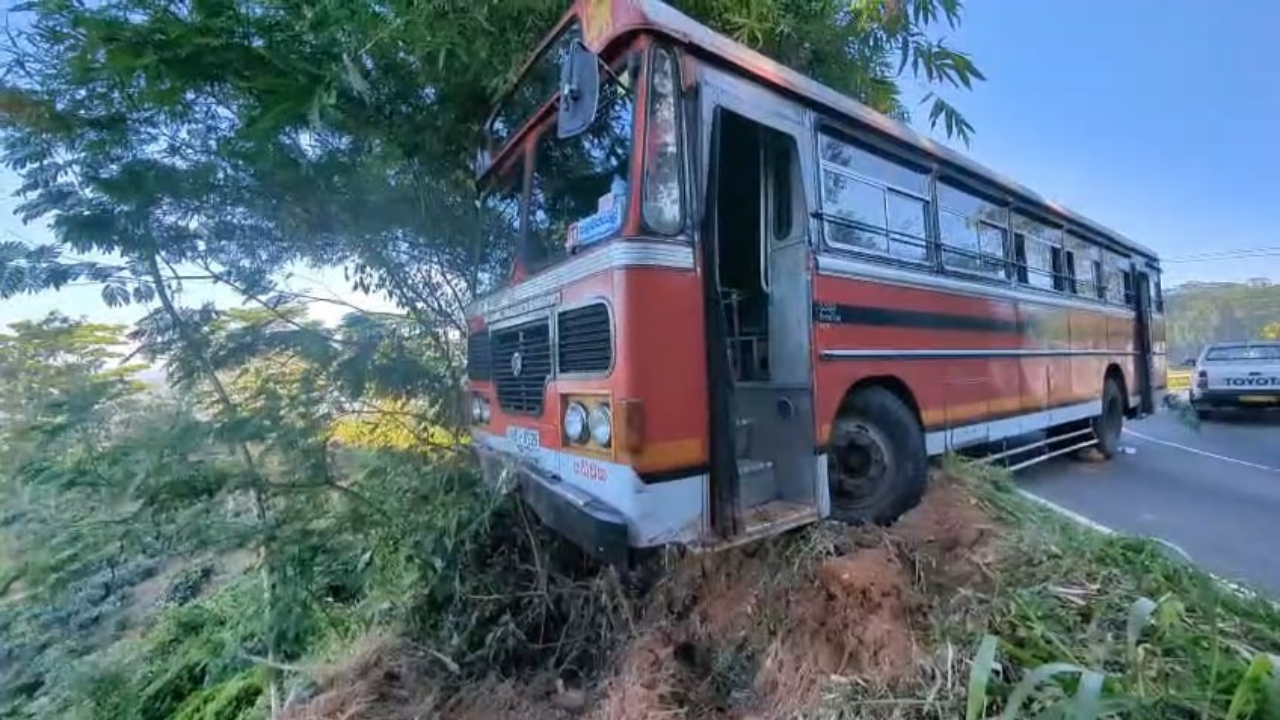 80 பயணிகளின் உயிரை பாதுகாத்த பேருந்து சாரதி..!