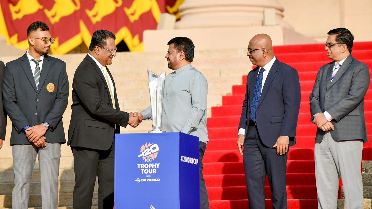 ஐசிசி டி:20 உலகக் கிண்ணத்தை காட்சிப்படுத்தும் சுற்றுப்பயணம் ஜனாதிபதி தலைமையில் ஆரம்பம்!