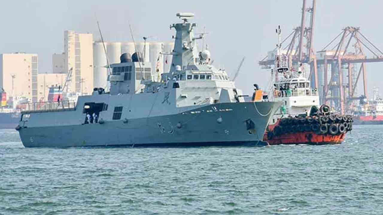 இந்தோனேசியா, ஓமான் போர்க்கப்பல்கள் கொழும்பு துறைமுகத்தை வந்தடைந்துள்ளன