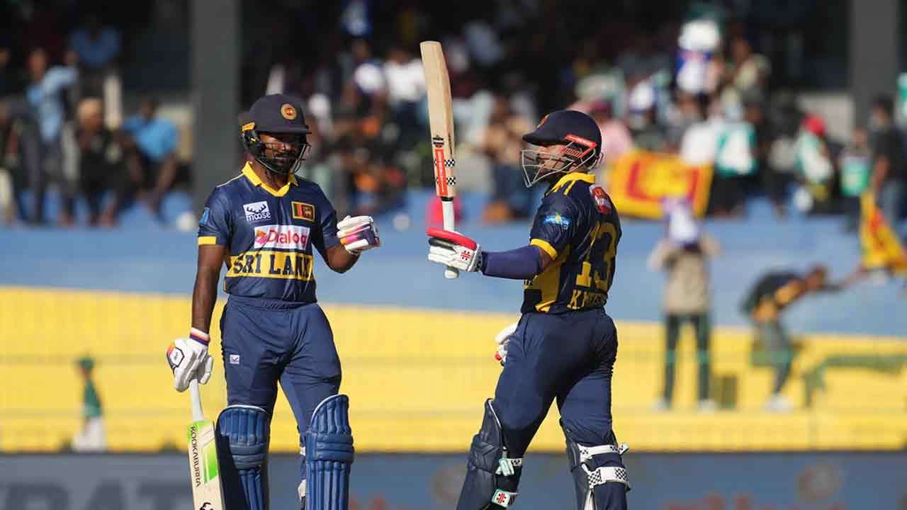 இங்கிலாந்து அணிக்கு 272 ஓட்டங்களை நிர்ணயித்த இலங்கை அணி!