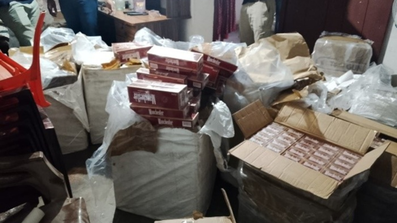 16.5 மில்லியன் ரூபா பெறுமதியான வெளிநாட்டு சிகரெட்டுகளுடன் ஒருவர் கைது!