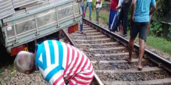 கடலோர ரயில் மார்க்கத்தில், அம்பலாங்கொட, கரித்தகந்தை பகுதிக்கு அருகே விபத்து – ரயில் சேவைகள் பாதிப்பு!