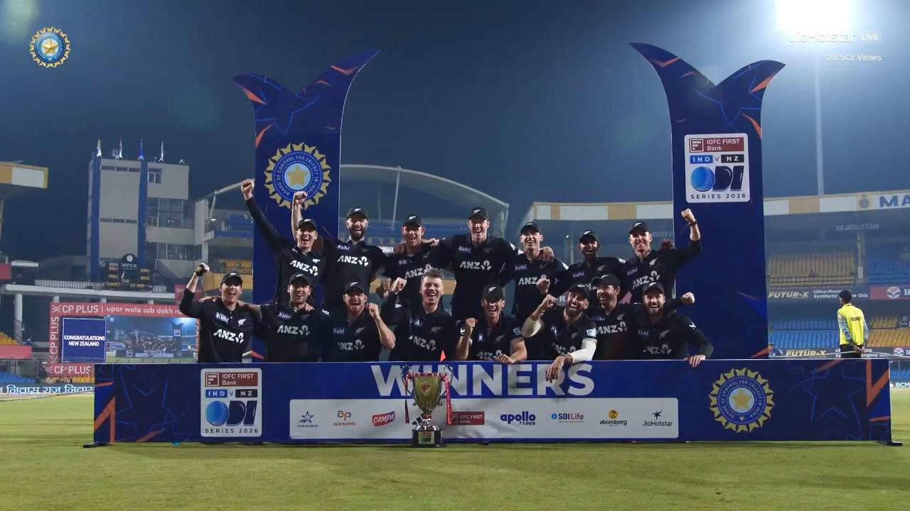 இந்தியாவில் வரலாற்று சிறப்புமிக்க ஒருநாள் தொடரை வென்ற நியூசிலாந்து!