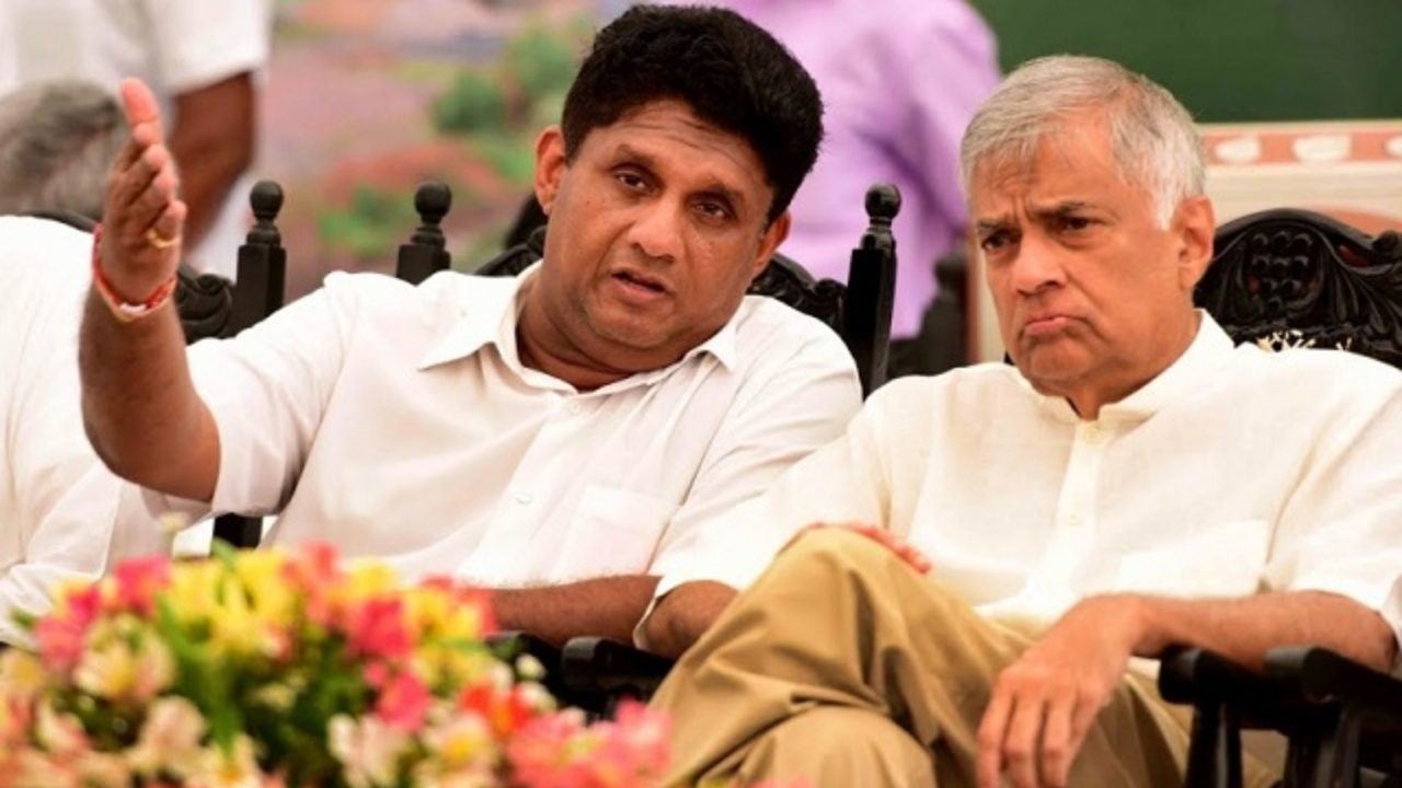 புத்தாண்டு வாழ்த்துக்களை பரிமாறிக் கொண்ட ரணில் – சஜித்!