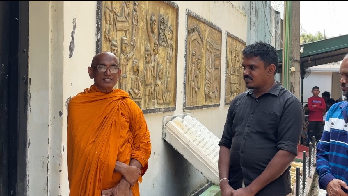 விளக்க மறியலில் வைக்கப்பட்டுள்ள பெளத்த மத குருக்களை சந்திக்க சென்ற அதுரலியே ரத்தன தேரர் !