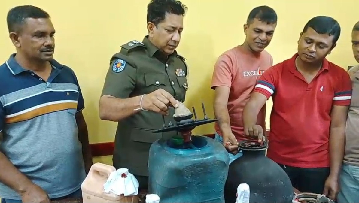 20 நிமிடங்களில் கசிப்பு தயாரிக்கக்கூடிய சாதனம் ஒன்றை கண்டுபிடித்த நபர் பொலிசாரால் கைது!