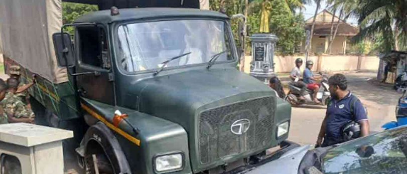 இராணுவ வாகனமும் , காரும் நேருக்கு நேர் மோதி விபத்து!