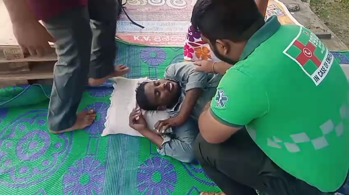 நான்காவது நாளாகவும் தொடரும் அபிவிருத்தி உத்தியோகத்தர்களின் போராட்டம் – மேலும் ஒருவர் வைத்தியசாலையில் அனுமதி!