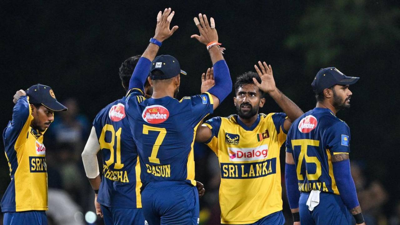 14 ஓட்டத்தால் பாகிஸ்தானை வீழ்த்தி தொடரை சமன் செய்த இலங்கை அணி!