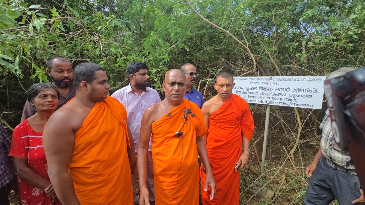 நயினாதீவு விகாரை விகாராதிபதி நவதலக பதும – தலைமையிலான பௌத்த பிக்குகள் இன்று தையிட்டிக்கு விஜயம்!