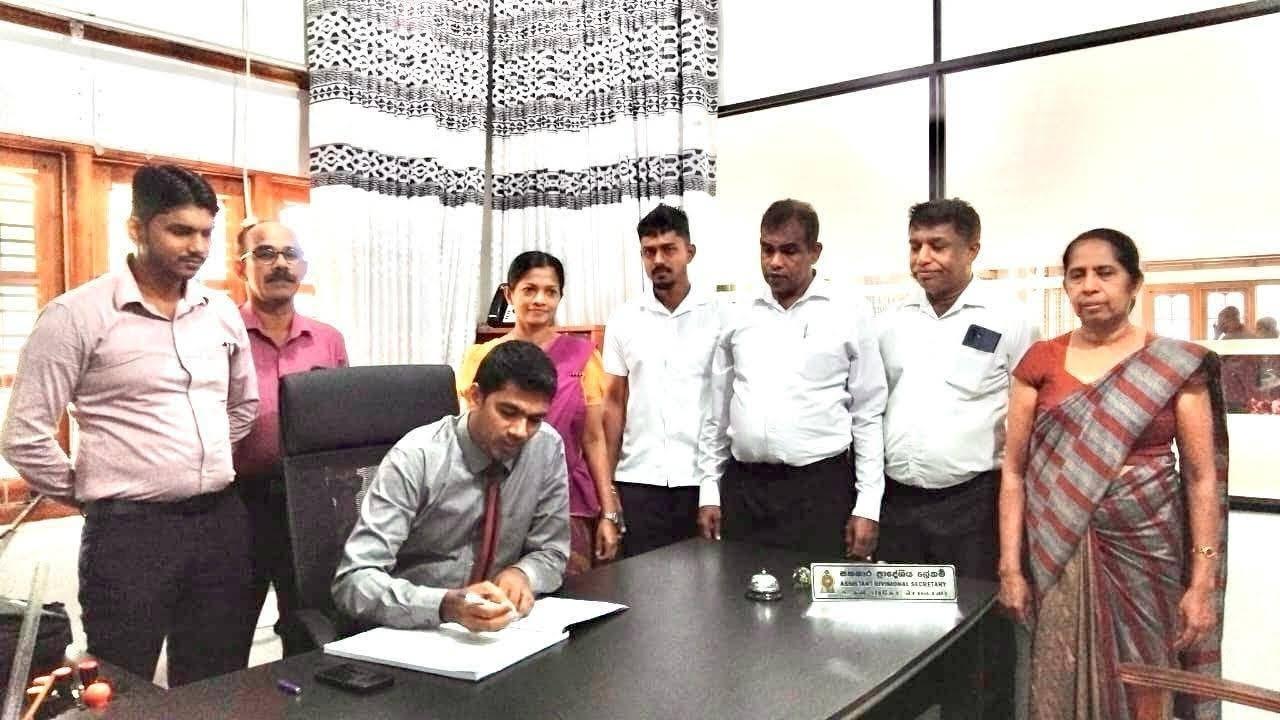 உதவிப் பிரதேச செயலாளராக கடமைகளை பொறுப்பேற்றார் ஏ.எஸ்.எம். அஸீம்