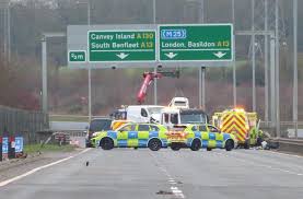 இங்கிலாந்தில் வாகன விபத்தில் மீட்பு பணியில் ஈடுபட்டவர்கள் மீது மற்றுமொரு வாகனம் மோதி விபத்து – இருவர் நிலை கவலைக்கிடம்!