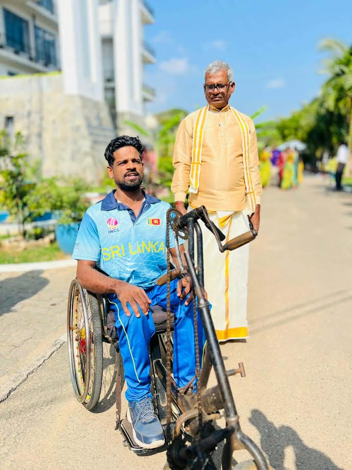 சக்கர நாற்காலியூடாக இலங்கை முழுவதும் பயணத்தை ஆரம்பிக்கும் இளைஞன்