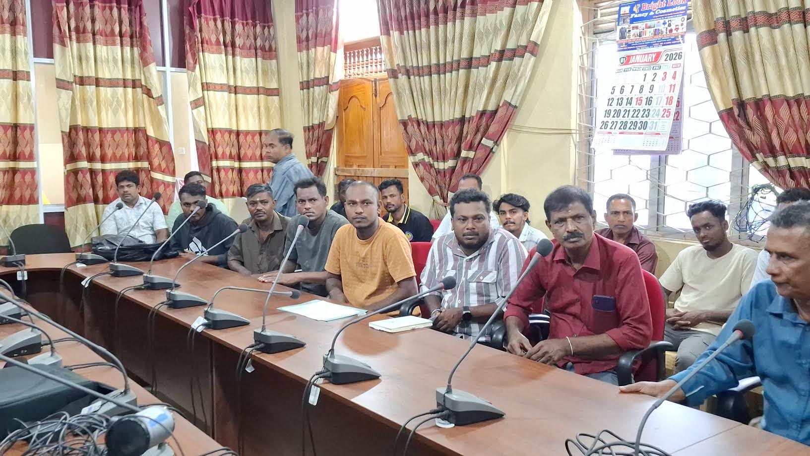 மண்முனை தென் எருவில் பற்று பிரதேச சபைக்குட்பட்ட சிகை அலங்காரம் மற்றும் வெதுப்பக உரிமையாளர்களுடனான விசேட கூட்டம்