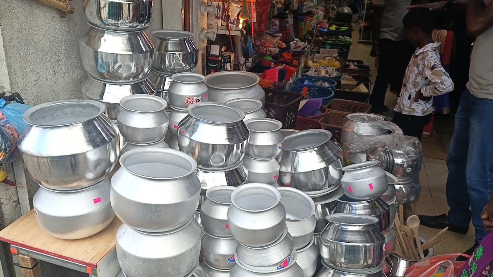 தைப்பொங்கலை வரவேற்க தயாராகி வரும் மலையக மக்கள்