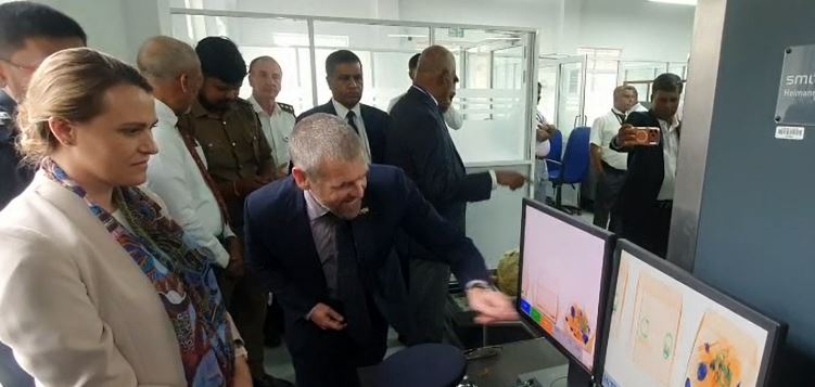 அவுஸ்திரேலிய எல்லைப் படையினரால் 02 உயர் தொழில்நுட்ப ஸ்கேனர்கள் வழங்கப்பட்டுள்ளது