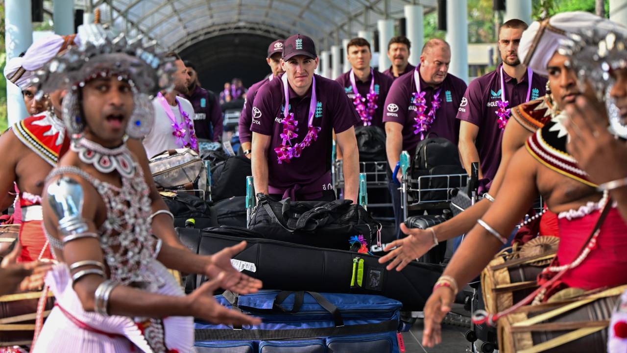 இலங்கை வந்தடைந்த இங்கிலாந்து அணி!