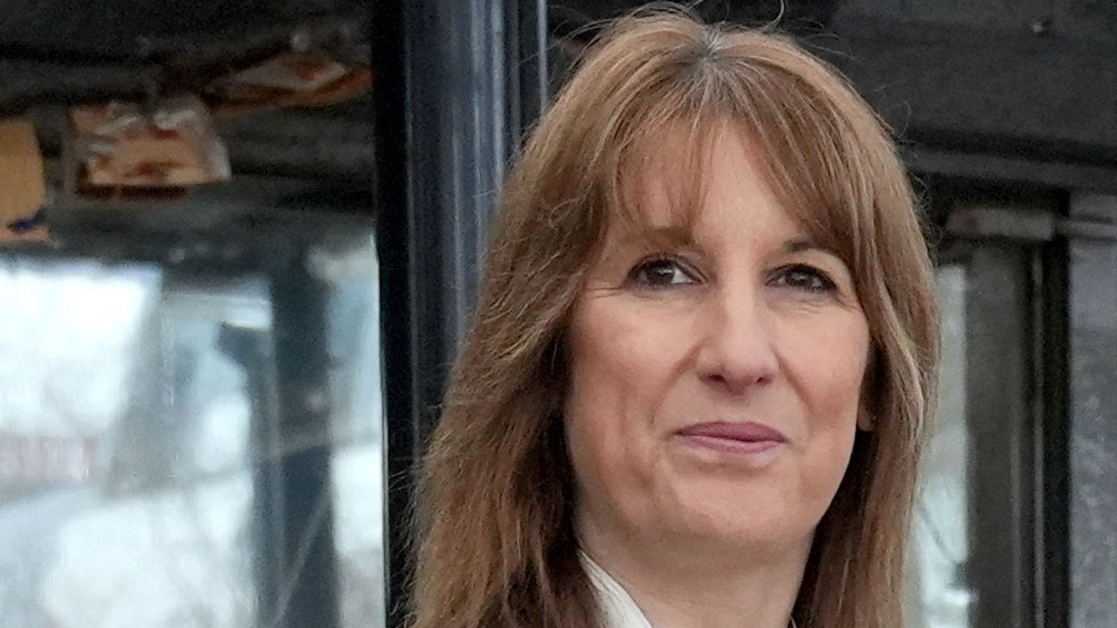 2025 நிதிநிலை அறிக்கை உழைக்கும் வர்க்கத்தினரை விட ஓய்வூதியம் பெறுபவர்களுக்கே அதிக முன்னுரிமை – ஆய்வாளர்கள் விமர்சனம்!