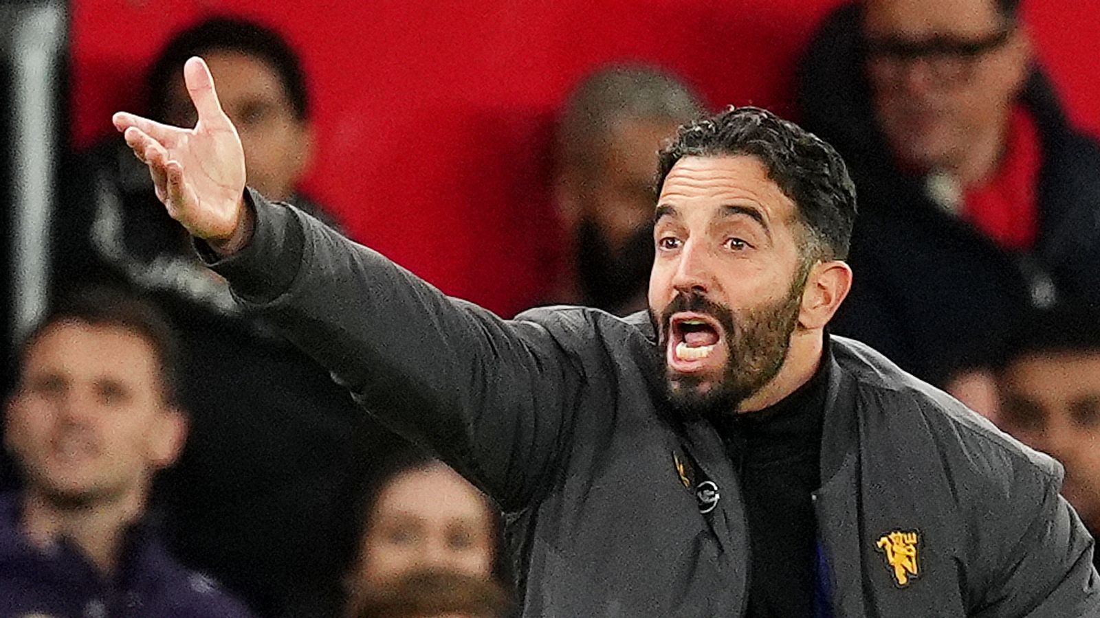 (Ruben Amorim ) ரூபென் அமோரிம் பணி நீக்கம் – நிர்வாகச் சரிவை சந்திக்கும் மான்செஸ்டர் யுனைடெட் அணி!