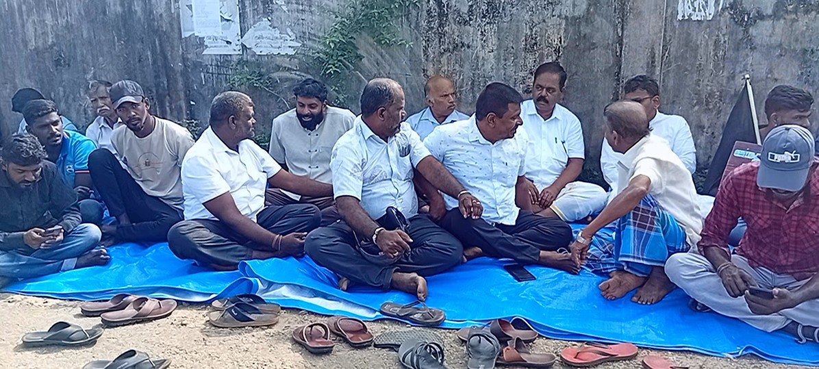 போராட்டத்தில் பங்கேற்பதற்கு ஸ்ரீதரன் உள்ளிட்டோர்க்கு நீதிமன்றம் தடை உத்தரவு!