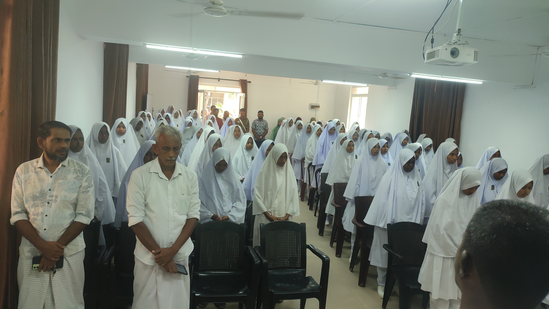 கல்முனை அல்-பஹ்றியா மகா வித்தியாலயத்தில் சுதந்திரதின நிகழ்வு.