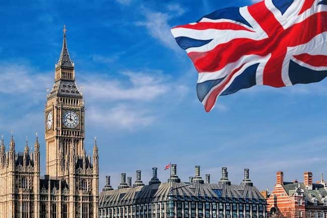 பிரித்தானிய பிரதமரின் முக்கிய அதிகாரிகள் பதவி விலகல்!