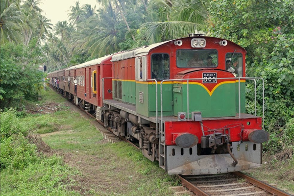 தொடருந்து இயந்திர சாரதிகள் பணிப்புறக்கணிப்பு