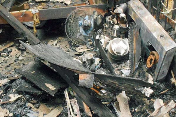 தீ விபத்து: பலத்த தீக்காயமடைந்த தாய் உயிரிழப்பு!