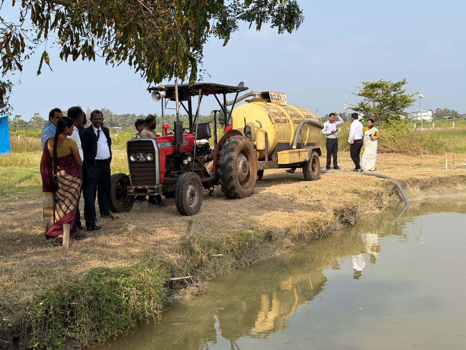 செம்மணி மனித புதைகுழிக்குள் தேங்கி நின்ற மழை நீரை வெளியேற்றும் நடவடிக்கை இன்று!