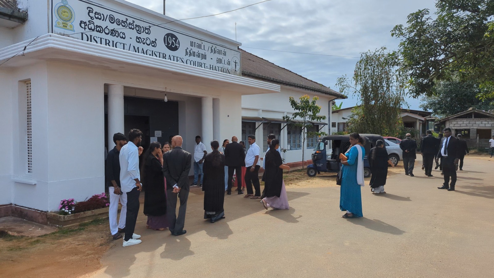 நுவரெலியா ,ஹட்டன் மாவட்ட சட்டத்தரணிகளும்  பணிப்புறக்கணிப்பு.
