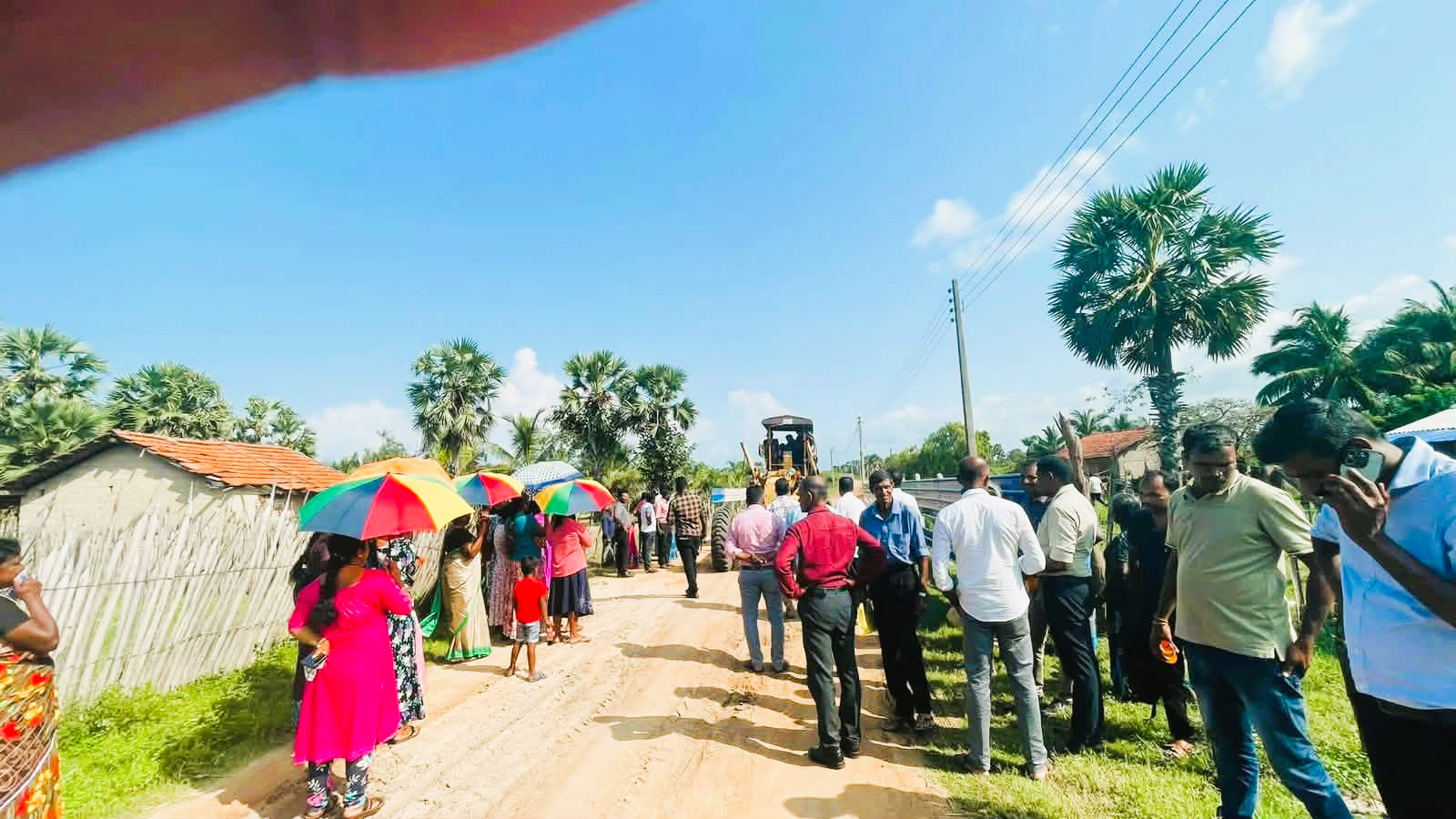 மன்னாரில் பல்வேறு வீதிகளுக்கான அபிவிருத்தி பணிகள் ஆரம்பித்து வைப்பு