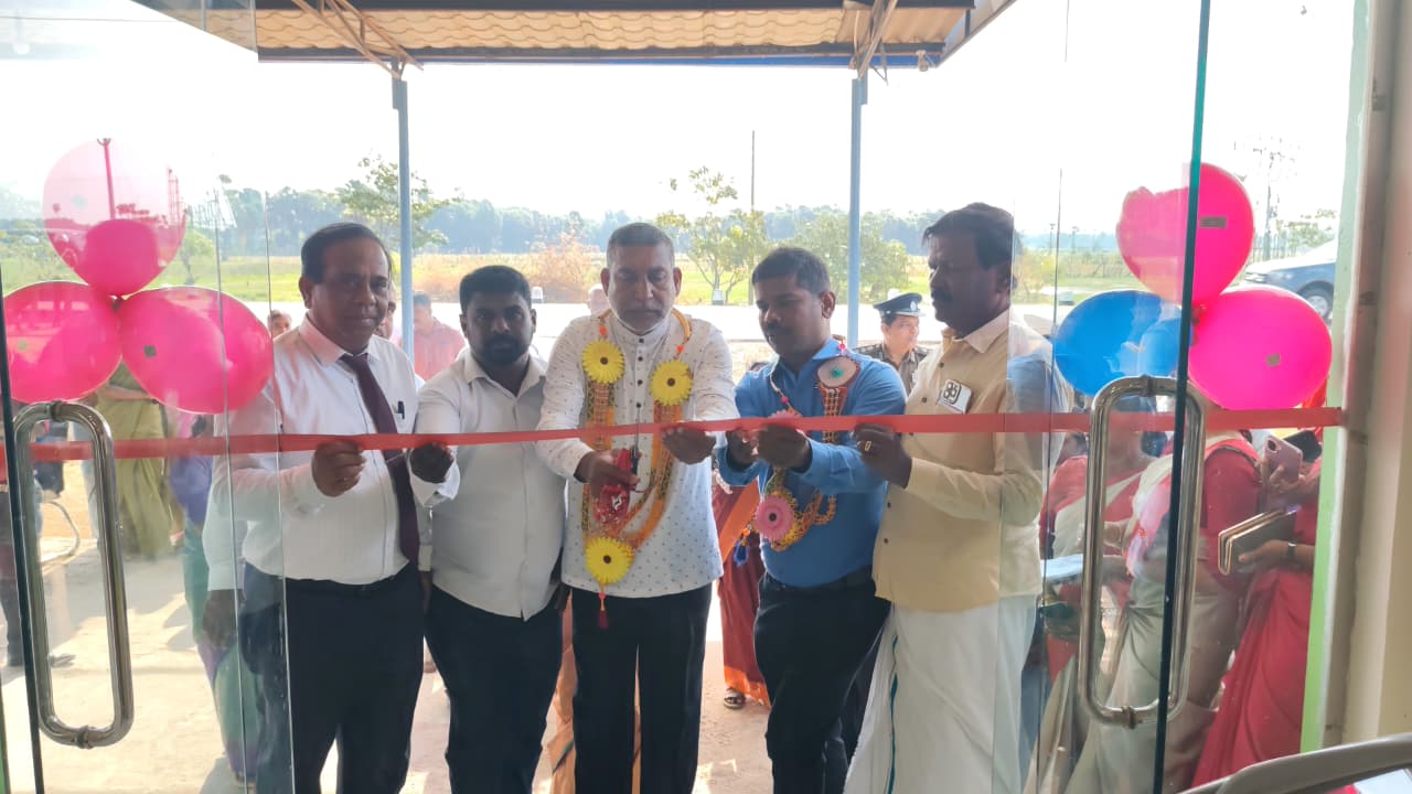 கரைதுறைப்பற்று பலநோக்கு கூட்டுறவுச்சங்கத்தின் புதுப்பிக்கப்பட்ட சிறப்பு அங்காடி திறந்துவைப்பு