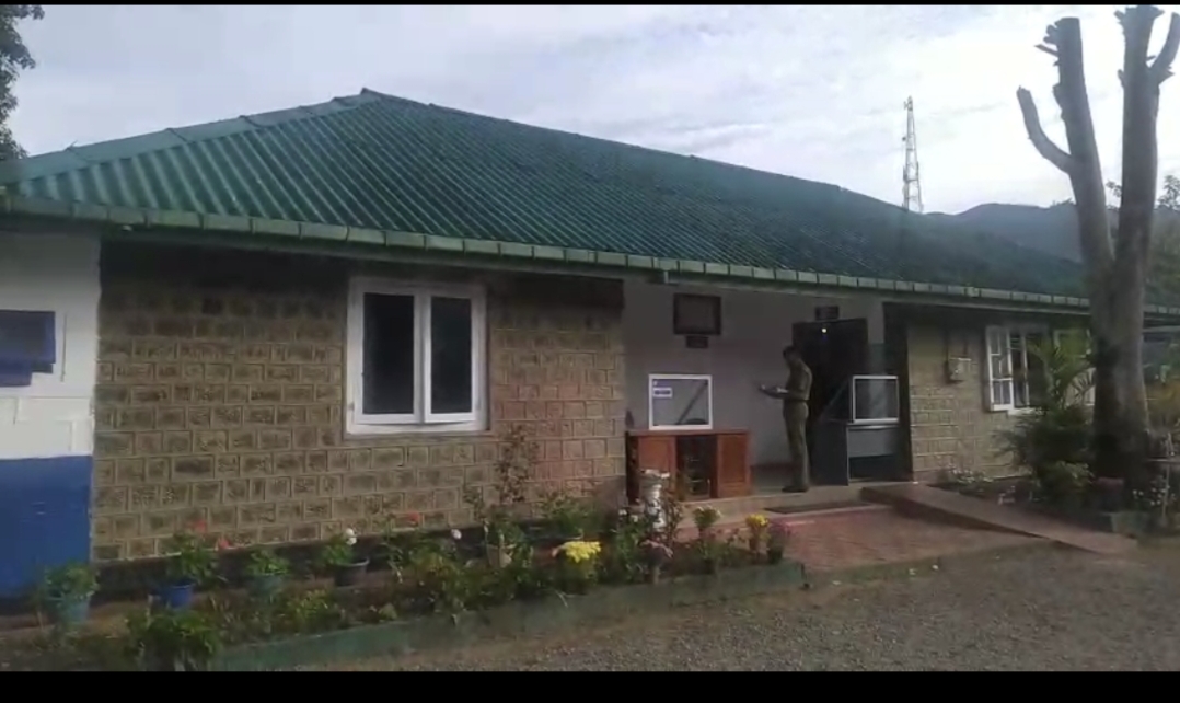 பொவந்தலாவ பொலிஸ் நிலையத்தில் கத்திக்குத்து