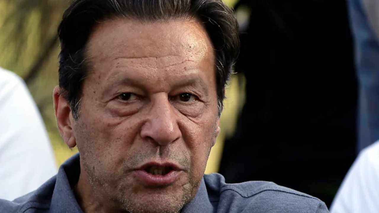 இம்ரான் கானுக்கான முறையான சிகிச்சையை வலியுறுத்தி 14 முன்னாள் கிரிக்கெட் தலைவர்கள் கடிதம்!