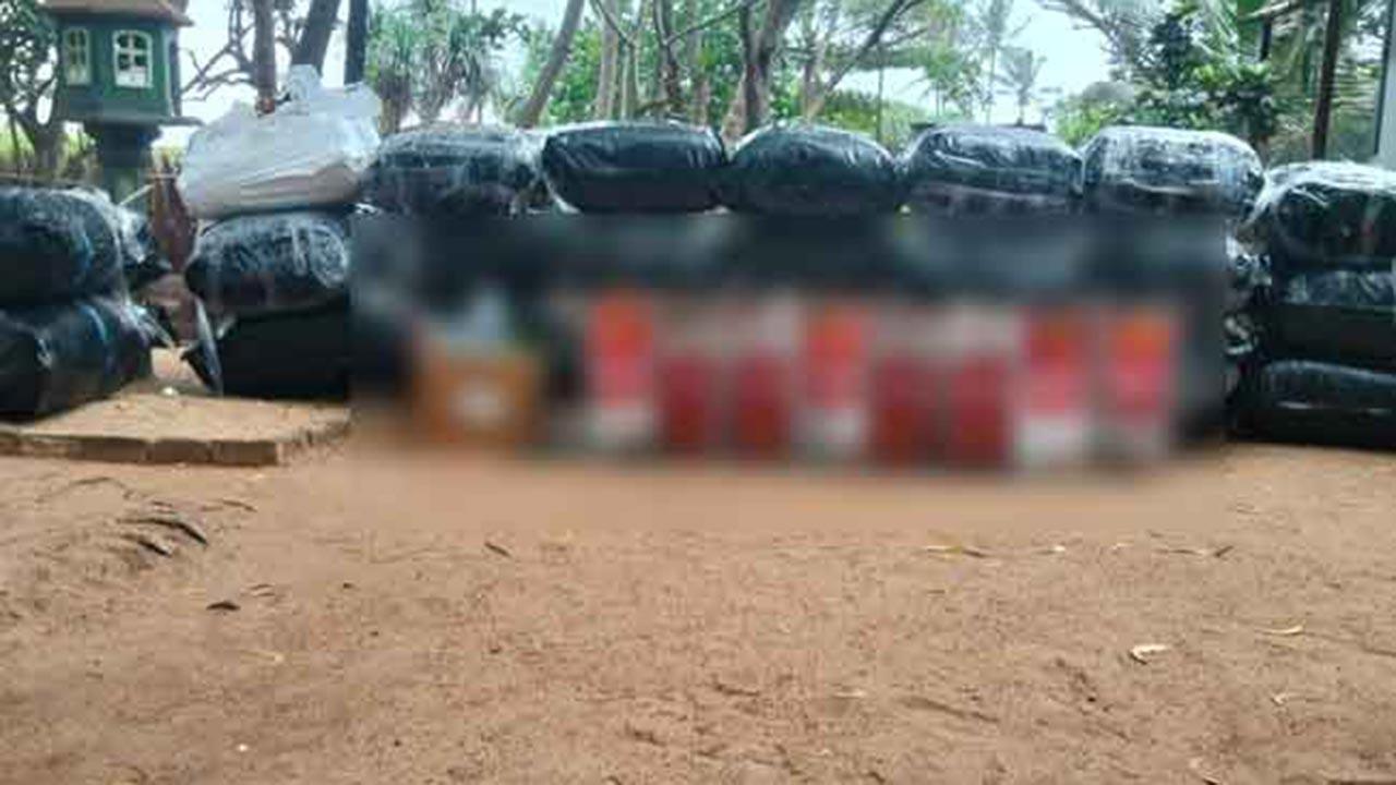 பெருந்தொகையான பீடி இலைகள் சிகரெட்டுகள் மேலும் பல பொருட்களுடன் இரண்டு சந்தேக நபர்கள் கைது!