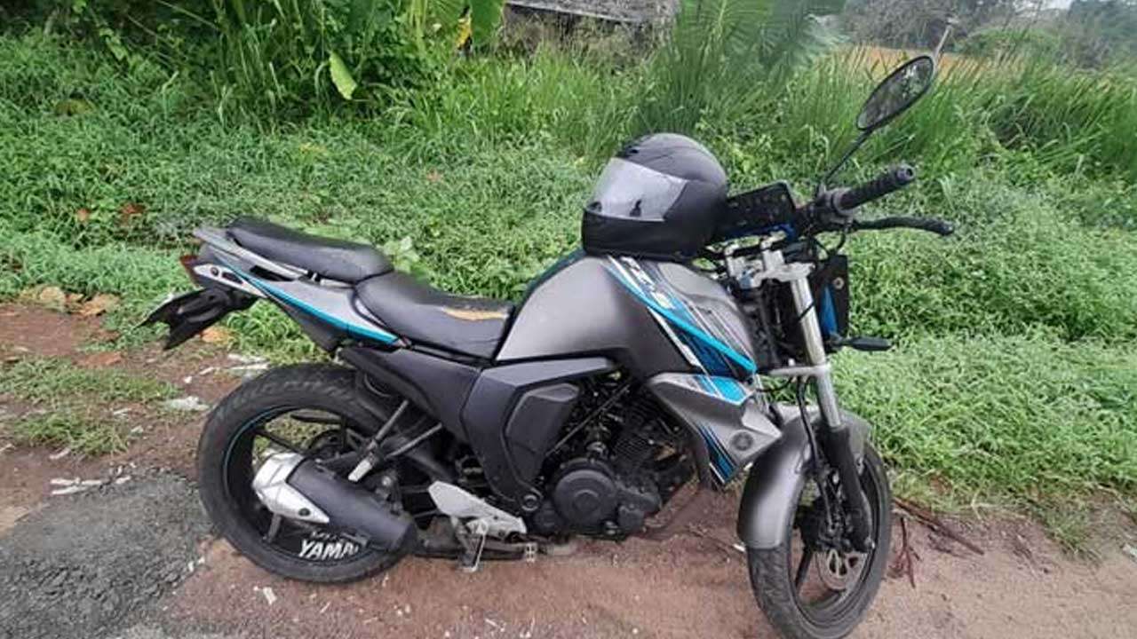 களுத்துறையில் துப்பாக்கிதாரி பயணித்ததாக சந்தேகிக்கப்படும் மோட்டார் சைக்கிள் மீட்பு