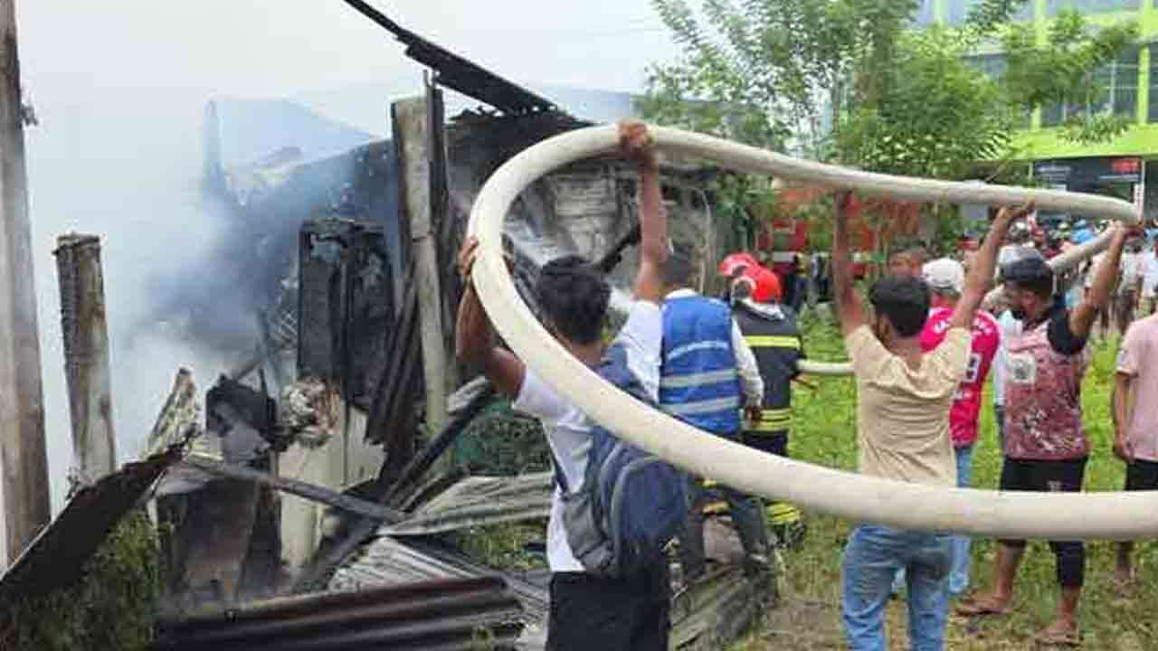 காலி வர்த்தக நிலையமொன்றில் தீ விபத்து