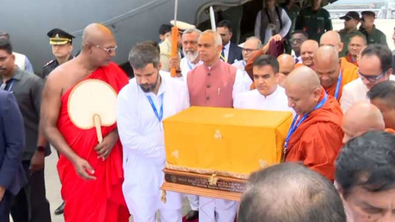 இலங்கையை வந்தடைந்த புனித தேவ்னிமோரி நினைவுச் சின்னங்கள்!