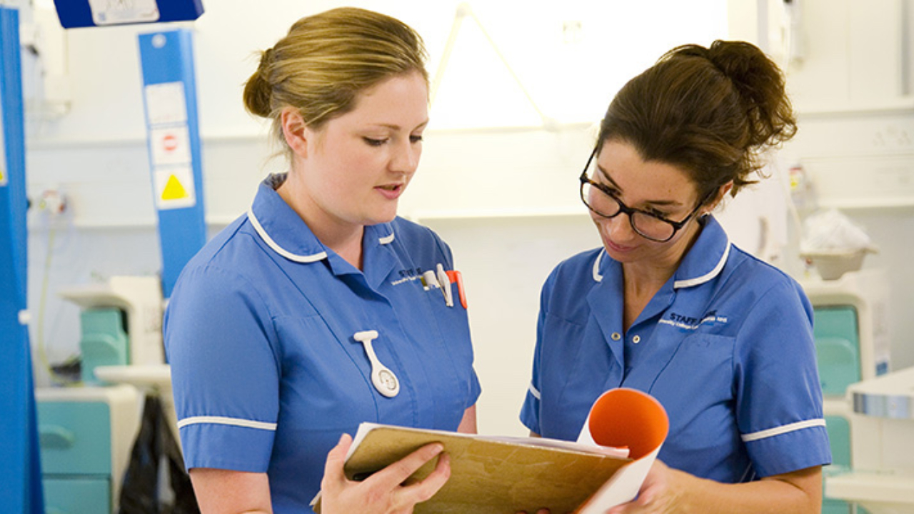 இங்கிலாந்து, வேல்ஸிலுள்ள சுகாதார ஊழியர்களுக்கு 3.3% சம்பள உயர்வு!