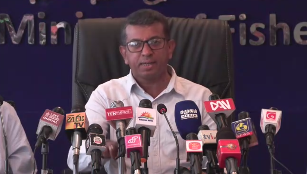 மீனவர்களுடன் பேச்சுவார்த்தைக்குத் தயார் என பிரதி அமைச்சர் ரத்னகமகே