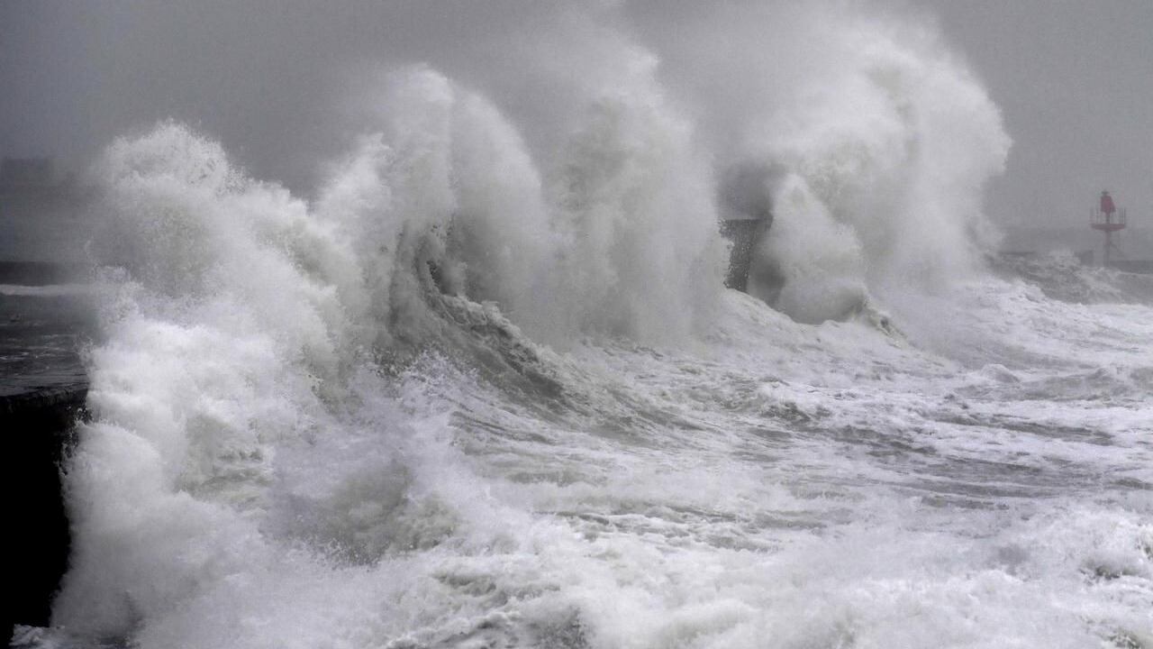 பெட்ரோ புயல் தாக்கம் குறித்து ஐக்கிய இராஜ்ஜியம் எச்சரிக்கையில்!