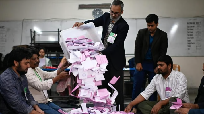 பங்களாதேஷ் நாடாளு​மன்ற தேர்தலில் 555% வாக்குப் பதிவு