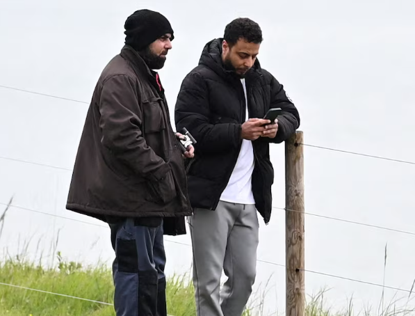 கொடூரத் தாக்குதல் சதி தொடர்பாக இரண்டு பேருக்கு சிறைத்தண்டனை