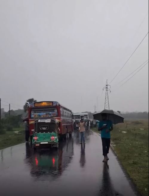 காத்தான்குடியிலிருந்து சென்ற பேருந்து விபத்து