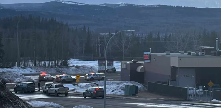 கனடாவில் பயங்கரம் : துப்பாக்கிச் சூட்டில் 10 பேர் உயிரிழப்பு!