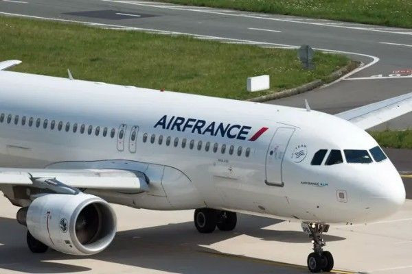 Air France ஆசியா நோக்கி விமான சேவைகளை பாதியாகக் குறைக்க எச்சரிக்கை!